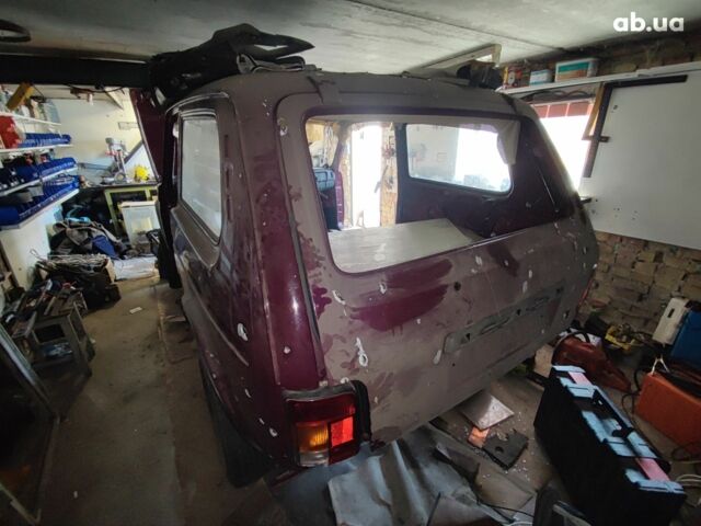 Красный ВАЗ 2121 Нива, объемом двигателя 0 л и пробегом 62 тыс. км за 1600 $, фото 8 на Automoto.ua