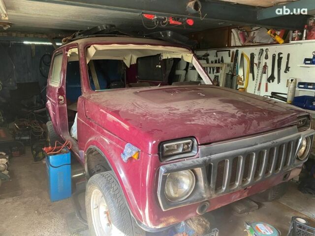 Красный ВАЗ 2121 Нива, объемом двигателя 0 л и пробегом 62 тыс. км за 1600 $, фото 1 на Automoto.ua