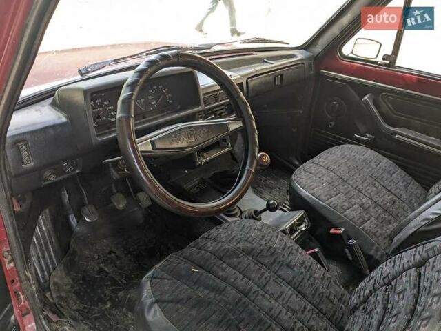 Красный ВАЗ 2121 Нива, объемом двигателя 1.7 л и пробегом 208 тыс. км за 2600 $, фото 8 на Automoto.ua