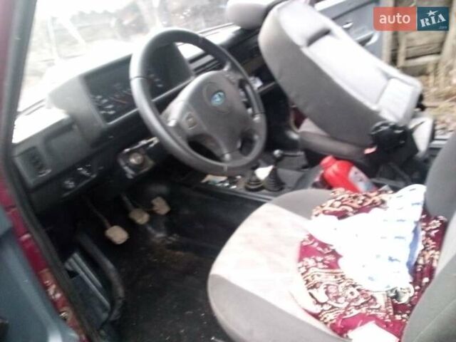 Красный ВАЗ 2121 Нива, объемом двигателя 1.7 л и пробегом 100 тыс. км за 4550 $, фото 3 на Automoto.ua