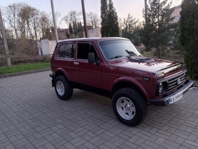 Красный ВАЗ 2121, объемом двигателя 1.7 л и пробегом 1 тыс. км за 4400 $, фото 6 на Automoto.ua