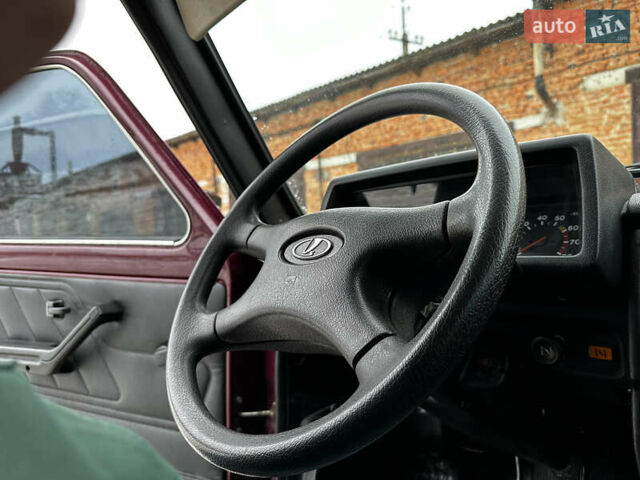 Червоний ВАЗ 2121 Нива, об'ємом двигуна 1.7 л та пробігом 56 тис. км за 4400 $, фото 9 на Automoto.ua
