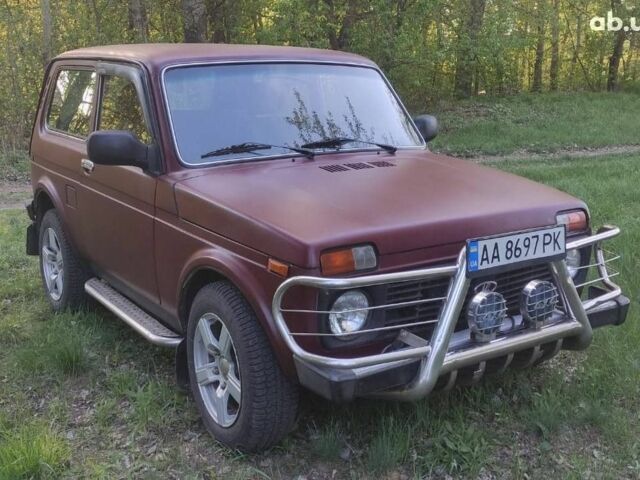 Червоний ВАЗ 2121 Нива, об'ємом двигуна 1.7 л та пробігом 185 тис. км за 3900 $, фото 2 на Automoto.ua