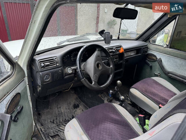 ВАЗ 2121 Нива, объемом двигателя 0 л и пробегом 100 тыс. км за 2300 $, фото 3 на Automoto.ua