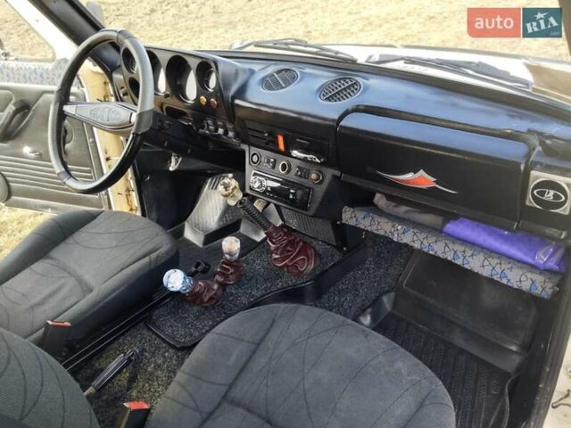 ВАЗ 2121 Нива, объемом двигателя 1.6 л и пробегом 220 тыс. км за 2300 $, фото 7 на Automoto.ua