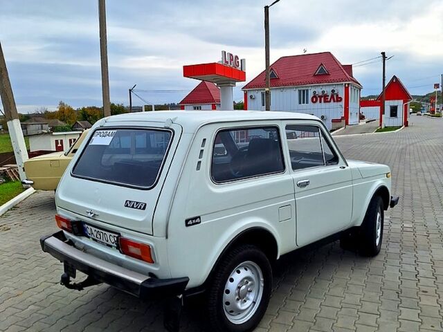 ВАЗ 2121 Нива, объемом двигателя 1.6 л и пробегом 170 тыс. км за 3500 $, фото 9 на Automoto.ua