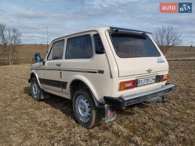 ВАЗ 2121 Нива, объемом двигателя 1.6 л и пробегом 220 тыс. км за 2300 $, фото 2 на Automoto.ua