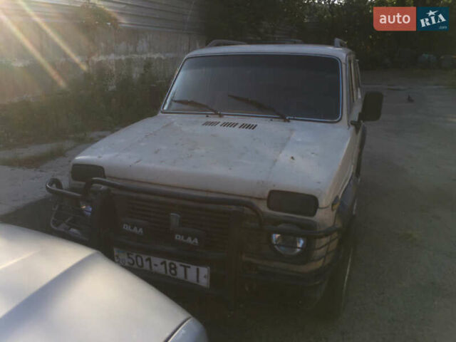 ВАЗ 2121 Нива, об'ємом двигуна 1.6 л та пробігом 200 тис. км за 2000 $, фото 1 на Automoto.ua