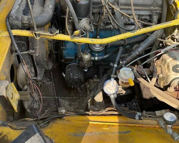 Желтый ВАЗ 2121 Нива, объемом двигателя 1.6 л и пробегом 40 тыс. км за 2290 $, фото 12 на Automoto.ua