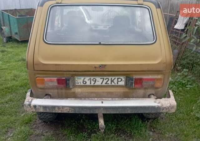 Желтый ВАЗ 2121 Нива, объемом двигателя 1.6 л и пробегом 200 тыс. км за 2100 $, фото 2 на Automoto.ua