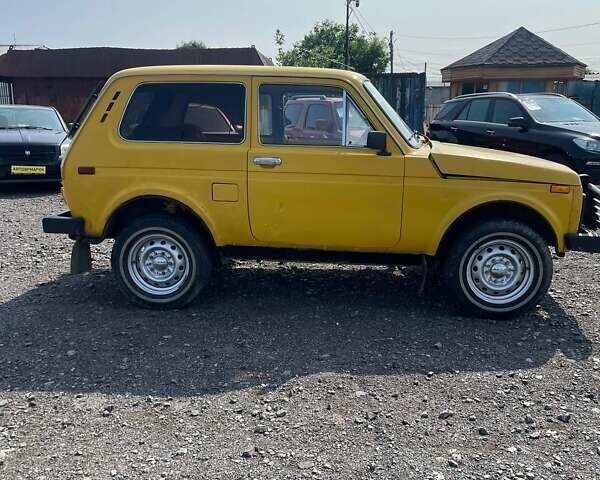 Желтый ВАЗ 2121 Нива, объемом двигателя 1.6 л и пробегом 40 тыс. км за 2290 $, фото 13 на Automoto.ua