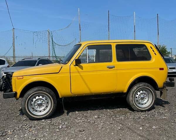 Желтый ВАЗ 2121 Нива, объемом двигателя 1.6 л и пробегом 40 тыс. км за 2290 $, фото 3 на Automoto.ua