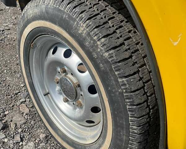 Желтый ВАЗ 2121 Нива, объемом двигателя 1.6 л и пробегом 40 тыс. км за 2290 $, фото 9 на Automoto.ua