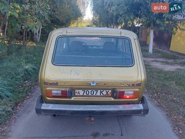 Жовтий ВАЗ 2121 Нива, об'ємом двигуна 1.6 л та пробігом 200 тис. км за 1000 $, фото 1 на Automoto.ua