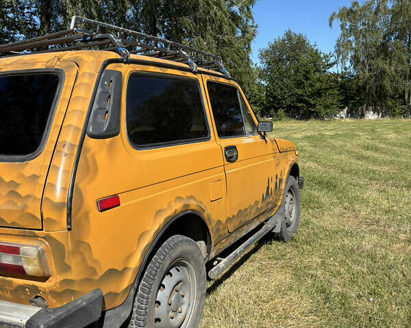 Желтый ВАЗ 2121 Нива, объемом двигателя 1.6 л и пробегом 75 тыс. км за 2000 $, фото 2 на Automoto.ua