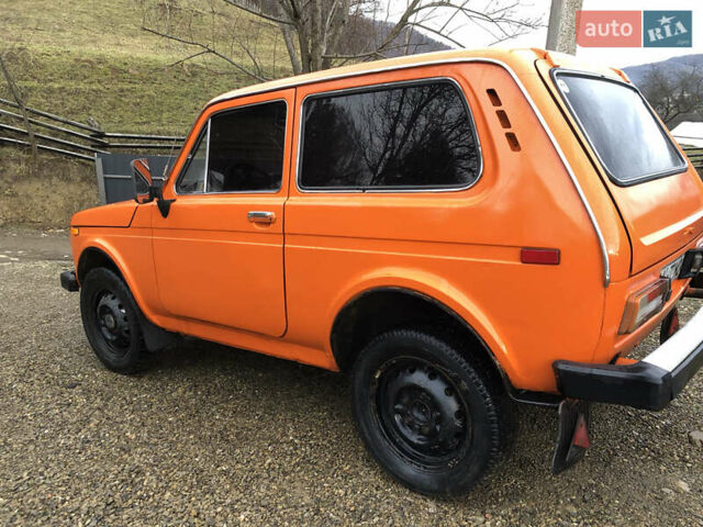 Желтый ВАЗ 2121 Нива, объемом двигателя 1.6 л и пробегом 200 тыс. км за 1750 $, фото 2 на Automoto.ua