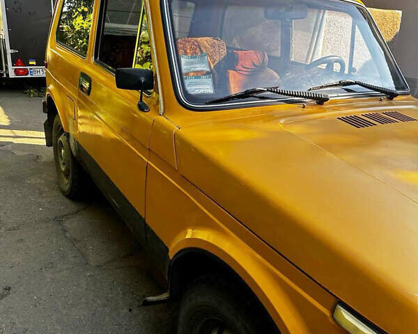 Желтый ВАЗ 2121 Нива, объемом двигателя 1.6 л и пробегом 118 тыс. км за 2500 $, фото 4 на Automoto.ua