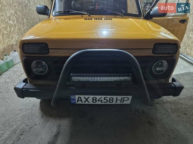 Жовтий ВАЗ 2121 Нива, об'ємом двигуна 1.6 л та пробігом 50 тис. км за 3600 $, фото 10 на Automoto.ua