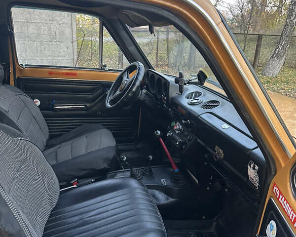 Желтый ВАЗ 2121 Нива, объемом двигателя 1.59 л и пробегом 100 тыс. км за 2400 $, фото 9 на Automoto.ua