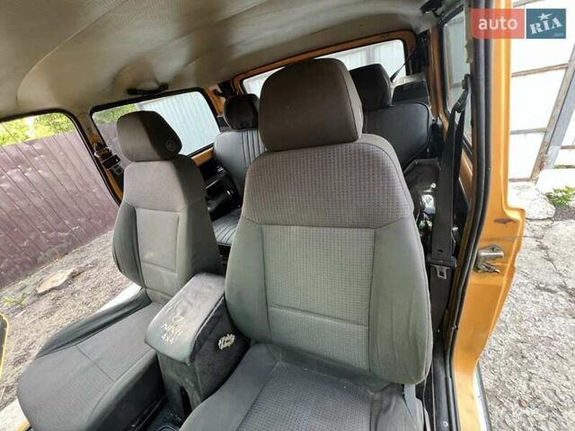 Желтый ВАЗ 2121 Нива, объемом двигателя 1.57 л и пробегом 100 тыс. км за 2800 $, фото 4 на Automoto.ua
