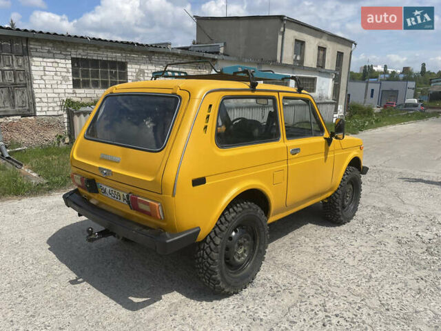 Жовтий ВАЗ 2121 Нива, об'ємом двигуна 1.6 л та пробігом 90 тис. км за 2650 $, фото 8 на Automoto.ua