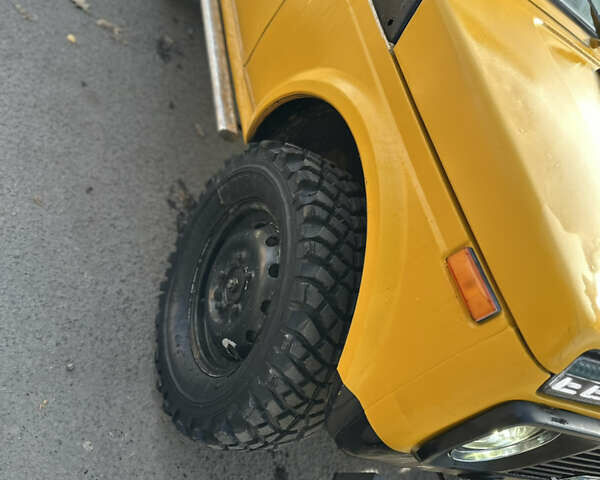 Желтый ВАЗ 2121 Нива, объемом двигателя 1.6 л и пробегом 250 тыс. км за 2950 $, фото 9 на Automoto.ua