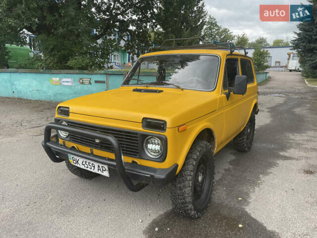 Желтый ВАЗ 2121 Нива, объемом двигателя 1.6 л и пробегом 150 тыс. км за 2850 $, фото 2 на Automoto.ua