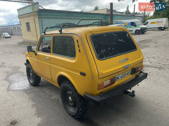 Желтый ВАЗ 2121 Нива, объемом двигателя 1.6 л и пробегом 150 тыс. км за 2850 $, фото 5 на Automoto.ua