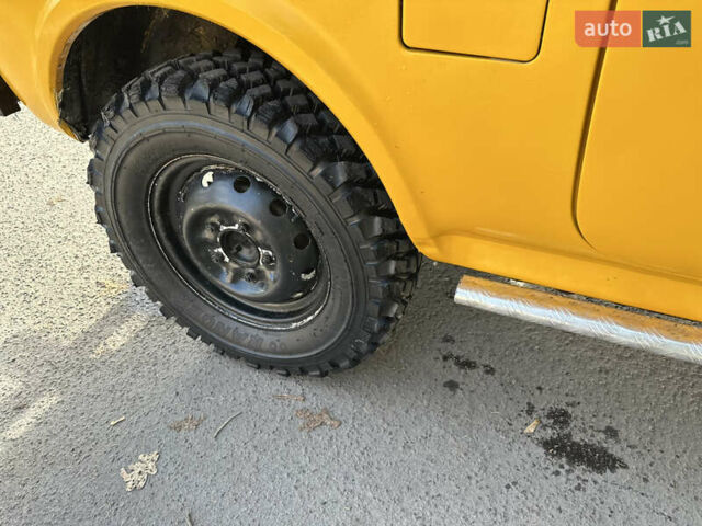 Желтый ВАЗ 2121 Нива, объемом двигателя 1.6 л и пробегом 250 тыс. км за 2950 $, фото 10 на Automoto.ua