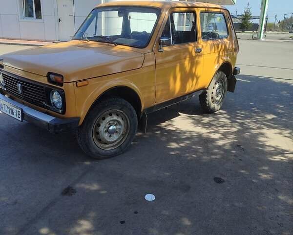 Желтый ВАЗ 2121 Нива, объемом двигателя 1.6 л и пробегом 85 тыс. км за 8000 $, фото 6 на Automoto.ua