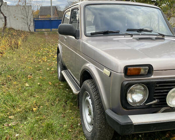 Серый ВАЗ 2121 Нива, объемом двигателя 1.57 л и пробегом 88 тыс. км за 4200 $, фото 3 на Automoto.ua