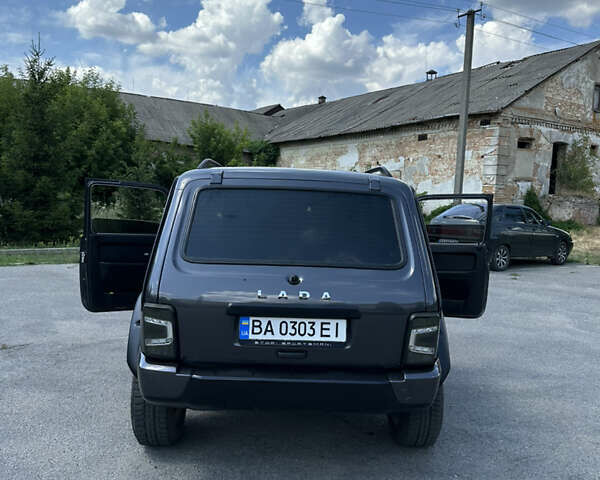 Серый ВАЗ 2121 Нива, объемом двигателя 1.57 л и пробегом 16 тыс. км за 6400 $, фото 2 на Automoto.ua