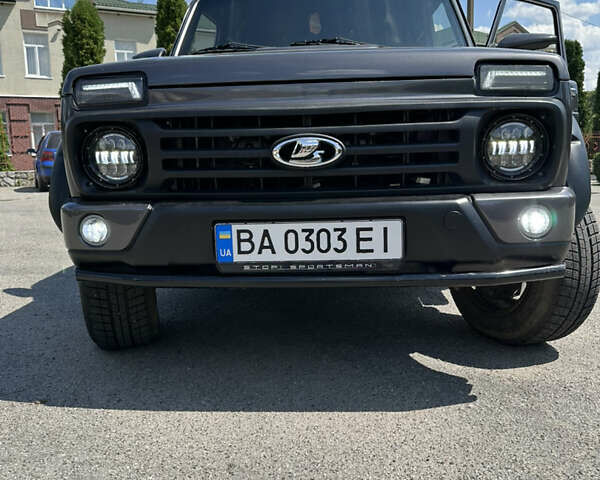 Серый ВАЗ 2121 Нива, объемом двигателя 1.57 л и пробегом 16 тыс. км за 6400 $, фото 4 на Automoto.ua