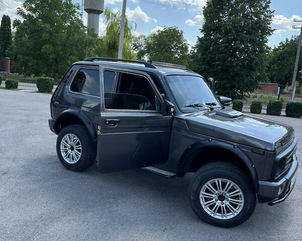 Серый ВАЗ 2121 Нива, объемом двигателя 1.57 л и пробегом 16 тыс. км за 6400 $, фото 1 на Automoto.ua