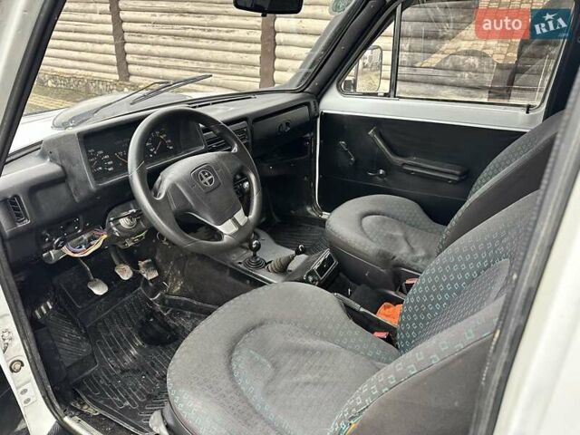 Серый ВАЗ 2121 Нива, объемом двигателя 1.7 л и пробегом 100 тыс. км за 2400 $, фото 11 на Automoto.ua