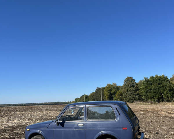 Синий ВАЗ 2121 Нива, объемом двигателя 1.6 л и пробегом 70 тыс. км за 2250 $, фото 6 на Automoto.ua