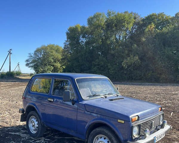 Синий ВАЗ 2121 Нива, объемом двигателя 1.6 л и пробегом 70 тыс. км за 2250 $, фото 3 на Automoto.ua