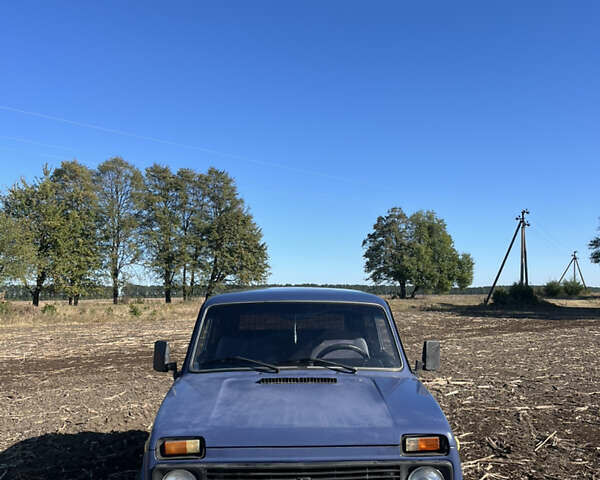 Синий ВАЗ 2121 Нива, объемом двигателя 1.6 л и пробегом 70 тыс. км за 2250 $, фото 2 на Automoto.ua