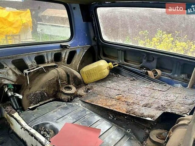 Синий ВАЗ 2121 Нива, объемом двигателя 1.6 л и пробегом 128 тыс. км за 1180 $, фото 3 на Automoto.ua