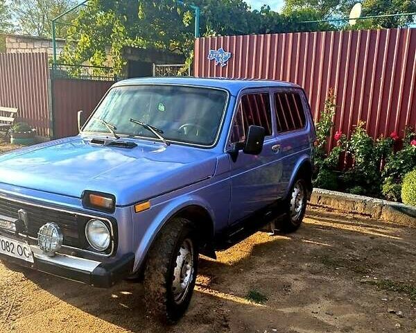 Синий ВАЗ 2121 Нива, объемом двигателя 1.6 л и пробегом 100 тыс. км за 2400 $, фото 3 на Automoto.ua