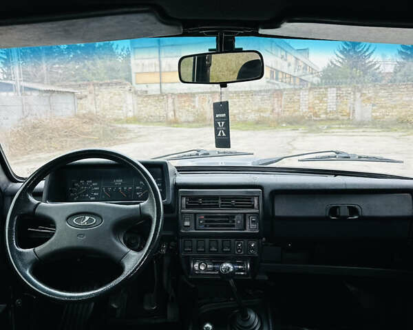 Синий ВАЗ 2121 Нива, объемом двигателя 1.6 л и пробегом 193 тыс. км за 2699 $, фото 18 на Automoto.ua