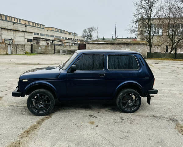 Синий ВАЗ 2121 Нива, объемом двигателя 1.6 л и пробегом 193 тыс. км за 2699 $, фото 4 на Automoto.ua