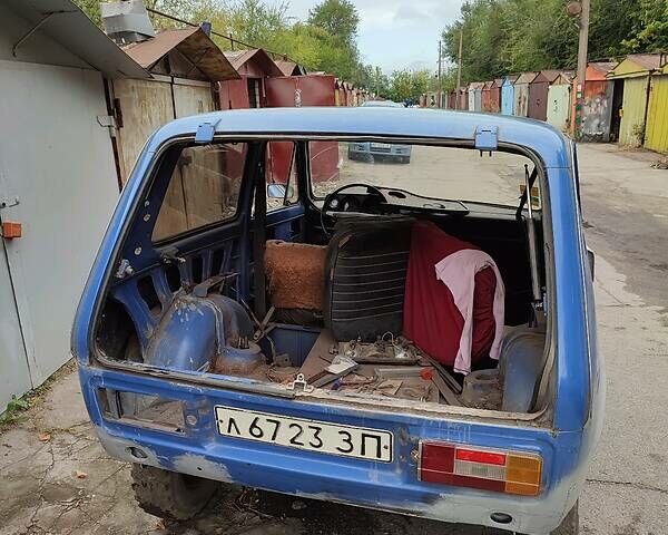 Синий ВАЗ 2121 Нива, объемом двигателя 1.3 л и пробегом 42 тыс. км за 1400 $, фото 5 на Automoto.ua