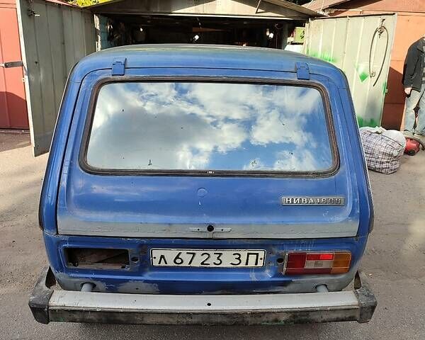 Синий ВАЗ 2121 Нива, объемом двигателя 1.3 л и пробегом 42 тыс. км за 1400 $, фото 4 на Automoto.ua