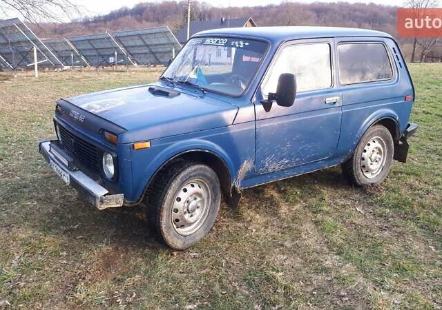 Синий ВАЗ 2121 Нива, объемом двигателя 1.6 л и пробегом 250 тыс. км за 2300 $, фото 2 на Automoto.ua