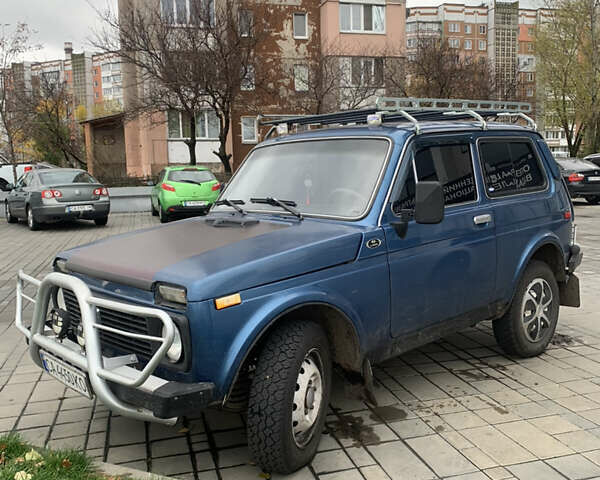 Синий ВАЗ 2121 Нива, объемом двигателя 1.6 л и пробегом 200 тыс. км за 3000 $, фото 2 на Automoto.ua