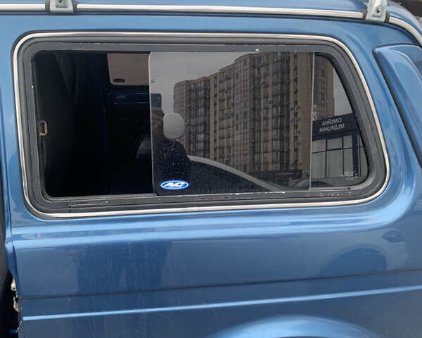 Синий ВАЗ 2121 Нива, объемом двигателя 1.6 л и пробегом 200 тыс. км за 3000 $, фото 4 на Automoto.ua