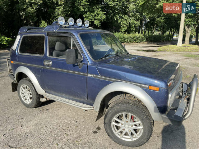 Синий ВАЗ 2121 Нива, объемом двигателя 1.69 л и пробегом 100 тыс. км за 2500 $, фото 5 на Automoto.ua