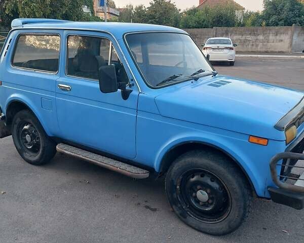 Синий ВАЗ 2121 Нива, объемом двигателя 1.57 л и пробегом 150 тыс. км за 2000 $, фото 3 на Automoto.ua
