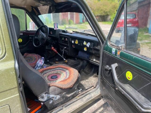 Зелений ВАЗ 2121, об'ємом двигуна 1 л та пробігом 300 тис. км за 2000 $, фото 4 на Automoto.ua